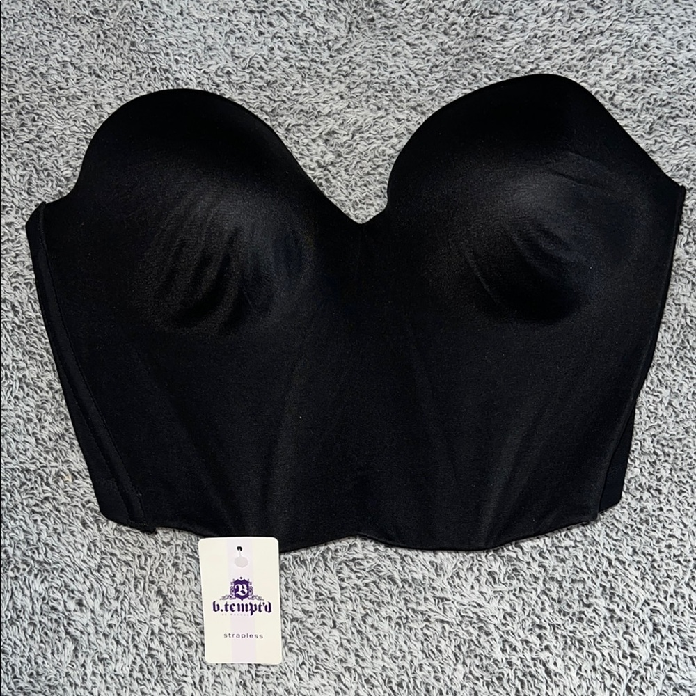 Black Strapless Bra by
